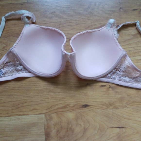 Victoria's Secret bra - Picture 3 of 3